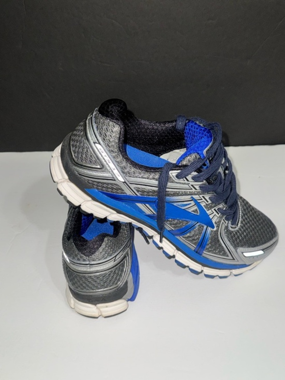 Brooks I Men’s I Sneakers I Running I Blue Athletic Shoes